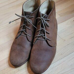 Nisolo Everday Chukkas size 8 in brown